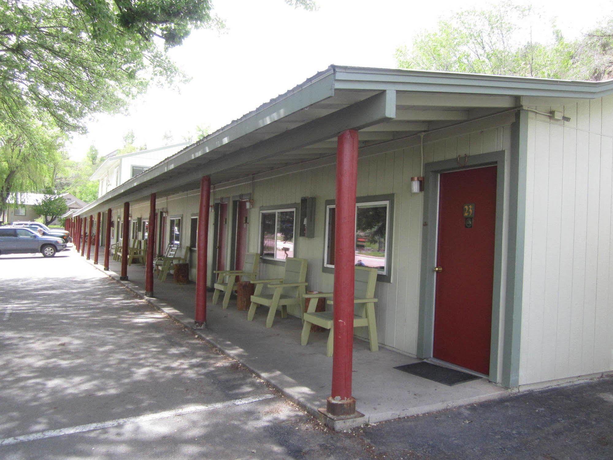 דורנגו Wapiti Lodge מראה חיצוני תמונה
